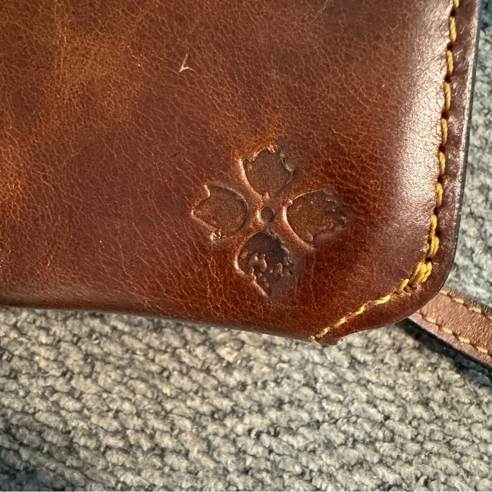 Patricia Nash Torri Crossbody Bag Heritage With Embossed Logo - Picture 9 of 9